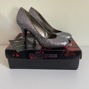 Fergalicious 8 Pewter Glitter Utopia Too Heels Pumps w/ Box